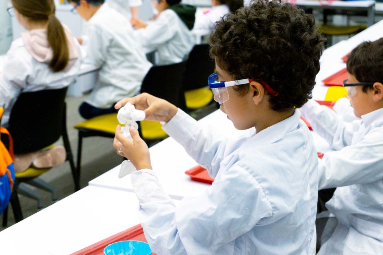 Fomentando la Curiosidad Científica en los Niños desde la Facultad de Ciencias