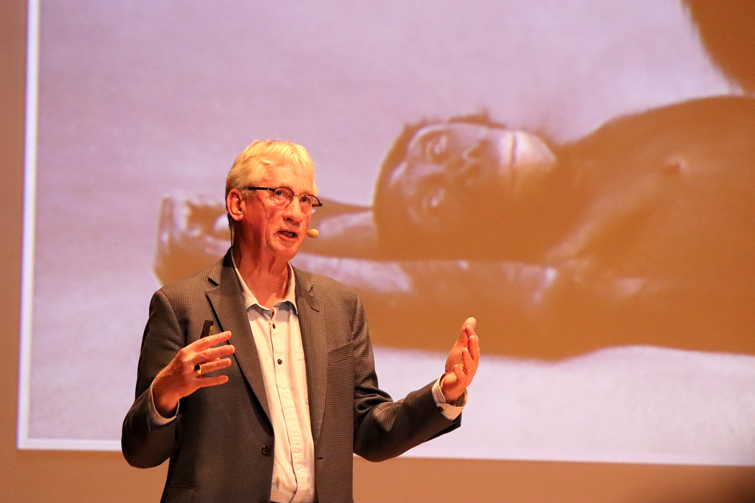 Frans de Waal en la Universidad de los Andes