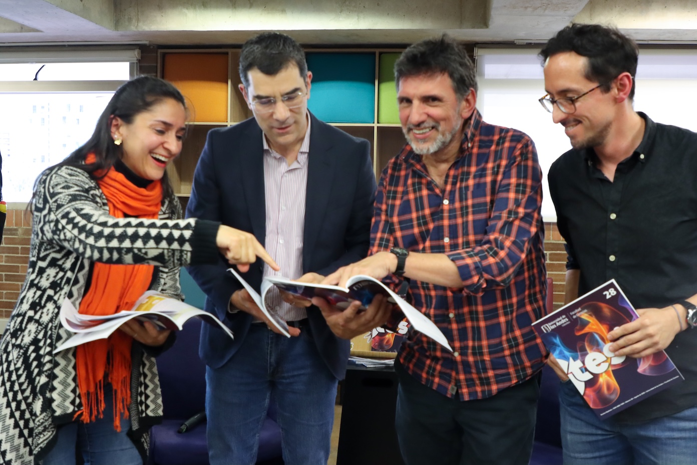 Público en el evento de Revista Hipótesis