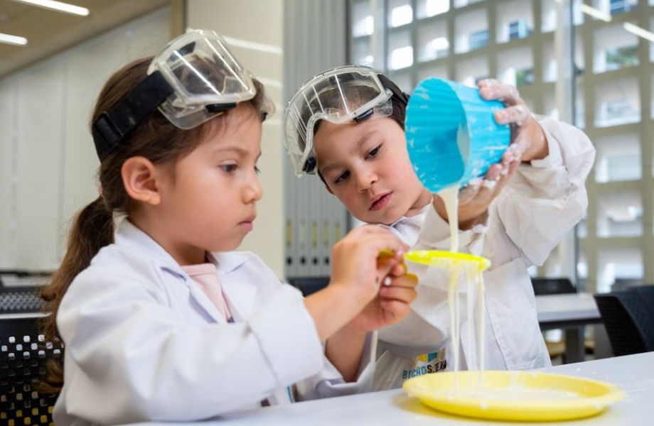 Ciencia Divertida para Mentes Curiosas 